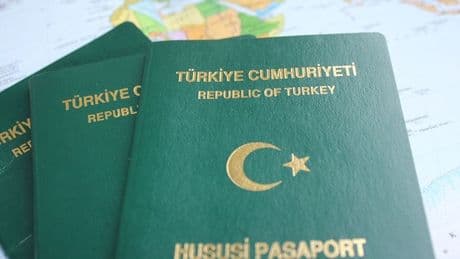 O meslek grubuna yeşil pasaport geliyor: Düzenleme Meclis gündeminde!