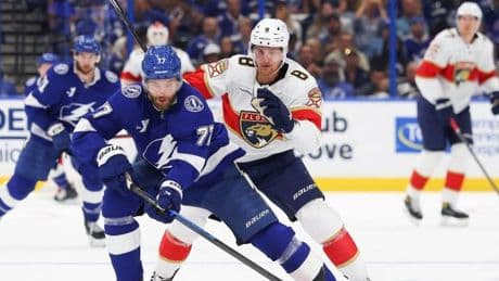 Sturm mit Titelverteidiger Florida in der nächsten Playoff-Runde