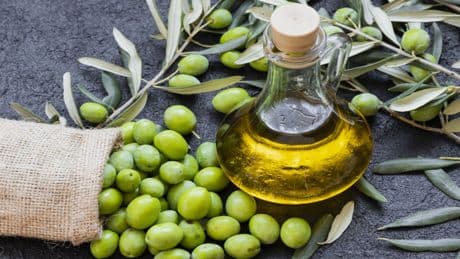 Nie wieder ranziges Öl: Mit diesem Trick bleibt Olivenöl frisch und aromatisch