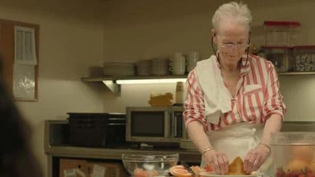 Dans « A feu doux », la réalisatrice Sarah Friedland pose un regard plein d’humanité sur le grand âge