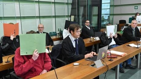 Rechtsextremismus: Vier Männer wegen Angriff auf SPD-Politiker zu Haftstrafen verurteilt
