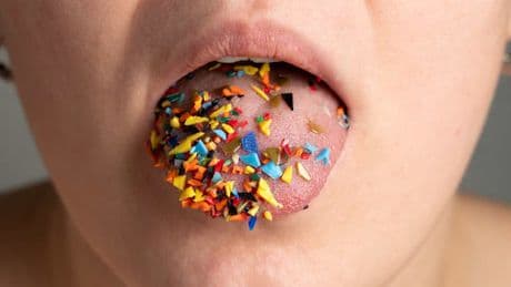 Wir atmen jeden Tag viel mehr Mikroplastik ein als angenommen
