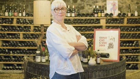 « On lève son verre et on se casse » : Isabelle Perraud, vigneronne féministe