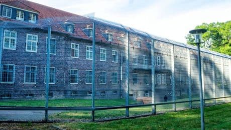 Enorme „Sicherheitsstörung“: SEK rückt zu Großeinsatz an der Forensik in Bedburg-Hau aus