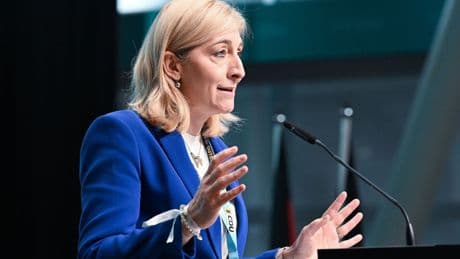 Pflegeversicherung: Warken will drohendes Milliardenloch in der Pflege abwenden