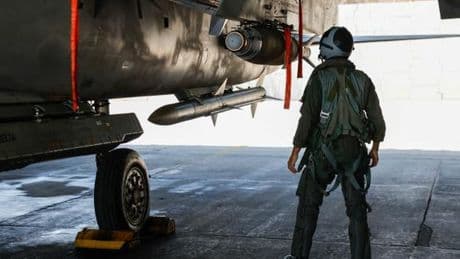 Israël bombarde le Hezbollah dans la plaine de la Bekaa, au Liban, malgré le cessez-le-feu