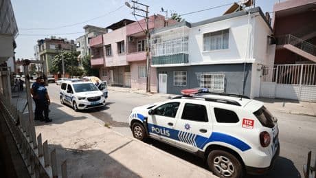 Mersin'de kan donduran olay! Anne ile kızı evlerinde tabancayla vurularak öldürüldü