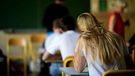 Accusée d'avoir triché avec l'IA pendant son bac, une lycéenne attend l'arbitrage de la rectrice de Paris