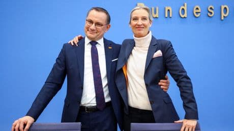 Umfrage: AfD holt auf – Schwarz-Rot unbeliebter als Ampel