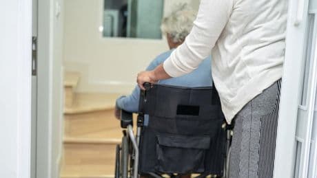 ¿Qué ayuda a domicilio recibe un gran dependiente? 2,5 horas al día de lunes a viernes