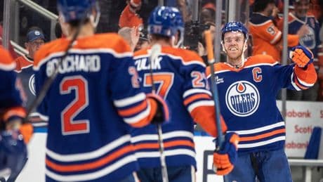 Edmonton Oilers lean into age, experience in NHL playoffs
