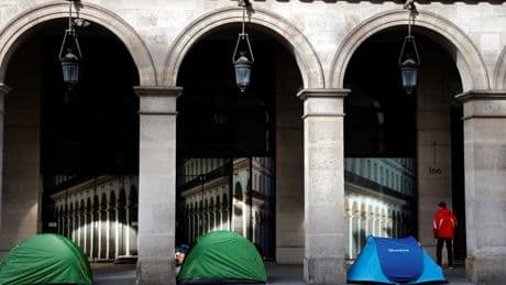 "Repenser les politiques urbaines": l'ONU-Habitat alerte sur les 2,8 milliards de mal-logés dans le monde