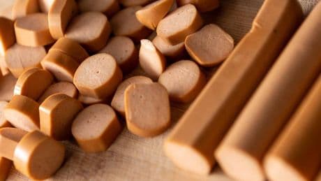 Kunststoffteile im Produkt: Wiesenhof ruft Veggiewürste zurück