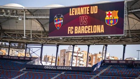 Las claves del 'once' del Barça ante el Levante: Marc Casadó, de medio centro; Rashford, titular