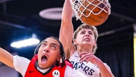 Johnny Furphy firma el mate del verano con un póster brutal