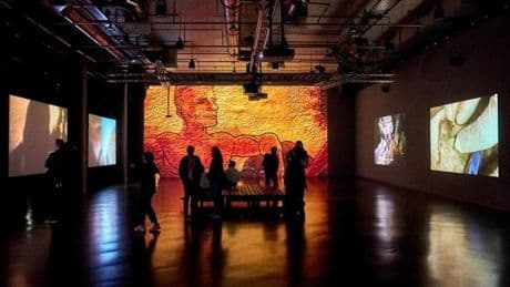 Geistertanz im ehemaligen Krematorium: „Breathing Matter(s)“
