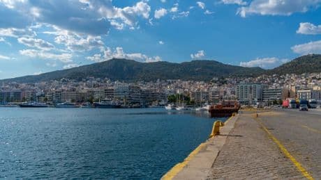 Grèce: une touriste britannique disparaît sur une plage pendant que son mari dort sur son transat