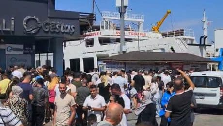 Balıkesir'de fırtına gemi seferlerini iptal ettirdi