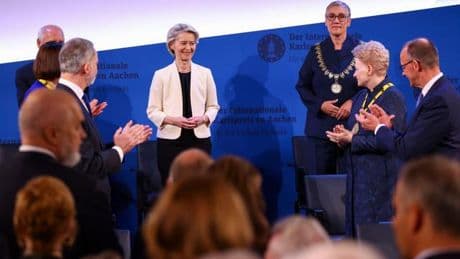 Auszeichnungen: Politikmagazin ehrt von der Leyen als Politikerin des Jahres