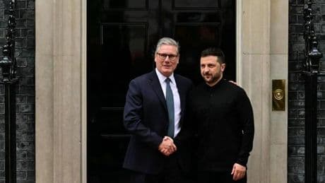 Starmer ve Zelenski, Londra'da bir araya geldi