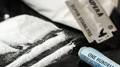 Estate di droga e violenza: dai porti blindati ai rave, lo Stato all’attacco dei clan