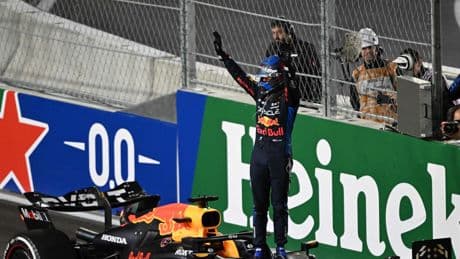 F1: Verstappen campione del mondo per la quarta volta. Gara a Russell