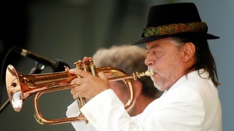 Le virtuose du bugle et de la trompette, Chuck Mangione, est mort à 84 ans