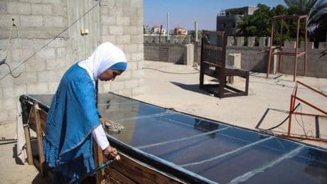 El Gobierno de Gaza denuncia una política de "ataques sistemáticos" israelíes contra placas solares