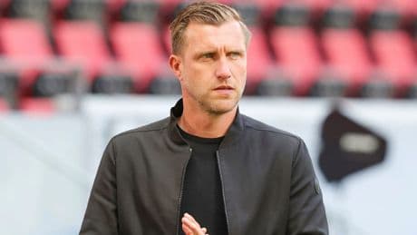 DAS läuft im deutschen Fußball schief - Frankfurt-Boss Krösche schlägt Alarm!