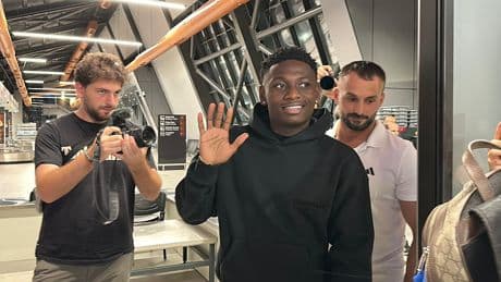 Trabzonspor'da transfer heyecanı! Kazeem Olaigbe şehre geldi