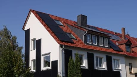 Nach Messebesuch: Solarfirma zockt Eigenheimbesitzer ab