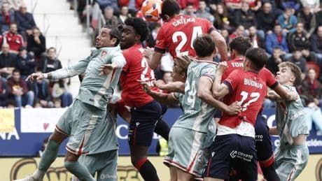 Osasuna se aprovecha de otro esperpento del Atlético a domicilio