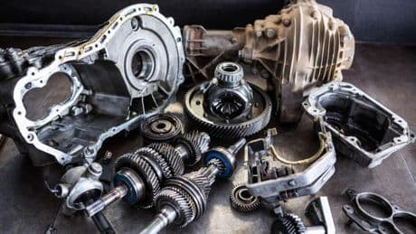Recambios para el coche: ¿de segunda mano o nuevos?