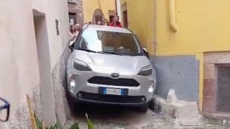 Typisch Touri - Eng wie in einer SARDINIENbüchse!