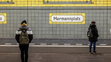 Berlin: 27-jährige Transperson bei Angriff schwer verletzt