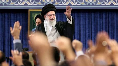 Nach Angriffen auf iranisches Atomprogramm - Iraner jubeln über Tod der Terror-Generäle