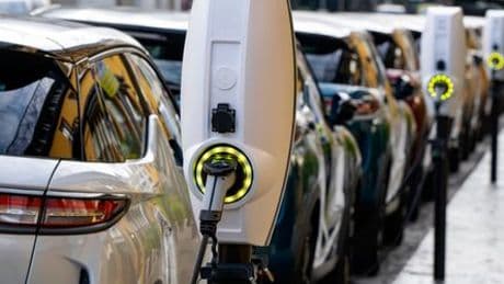 Elektroauto: Klimabilanz im Lebenszyklus besser dank Ausbau der erneuerbaren Energien
