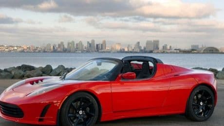 Las quejas de muchos clientes que han pagado más de 40.000 euros por la reserva de un modelo de Tesla que aún no ha salido al mercado