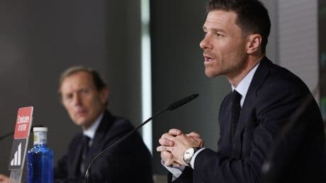 El enfado de Florentino con Solari por no evitar que Xabi Alonso "se coma el marrón" del Mundial
