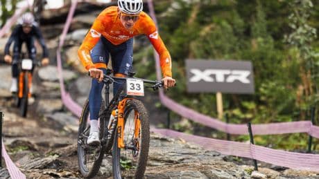 De missie van Mathieu: Van der Poel draait ’overuren’ op parcours WK mountainbike
