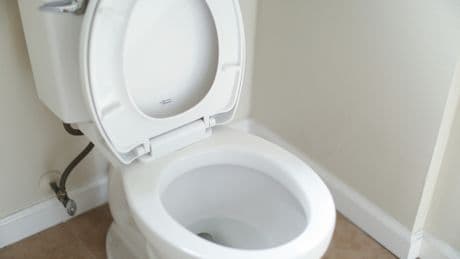 Doctor Shares 6 Signs Of Bowel Cancer Young People Need To Watch Out For
