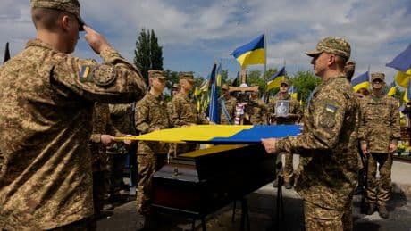 Guerre en Ukraine : Kiev a reçu 1245 nouvelles dépouilles de soldats ukrainiens