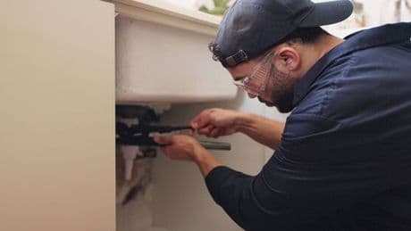 One in five tradespeople feel lonely at work - with plumbers struggling the most
