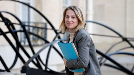 Les retraites augmenteront moins vite que l'inflation? La ministre du Travail ne ferme pas la porte à ce scénario car "tout le monde doit participer à l'effort"