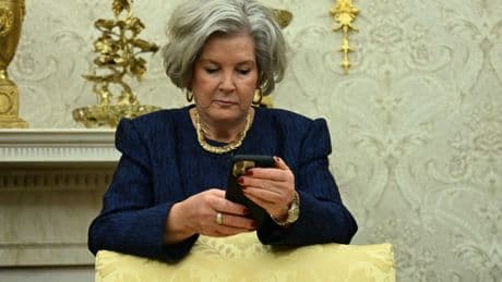 Liveblog USA unter Trump: Telefon-Hack bei Stabschefin? Trump nicht beunruhigt
