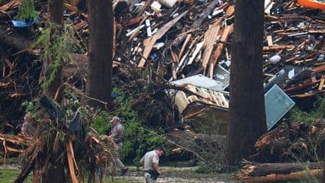 Inondations au Texas : « 27 campeurs et moniteurs » d’un camp de vacances sont morts ; le bilan total dépasse désormais les 80 victimes