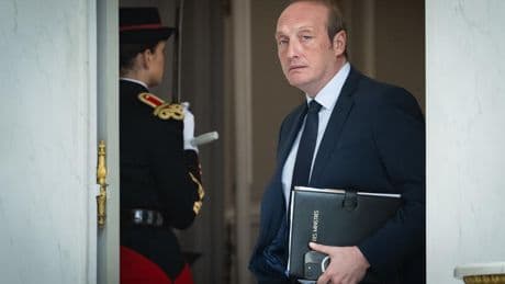 Budget : Laurent Marcangeli confirme la saignée pour les fonctionnaires, mais envisage une refonte des grilles indiciaires