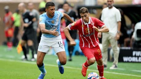 Un Manchester City en pleno proceso de reconstrucción se impone sin brillo al Wydad marroquí