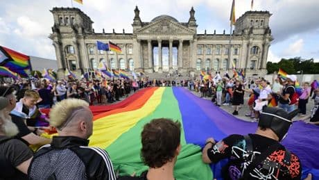 Gespaltene Queerness: Auch in der LGBTQ-Szene gibt es Schwulenfeindlichkeit