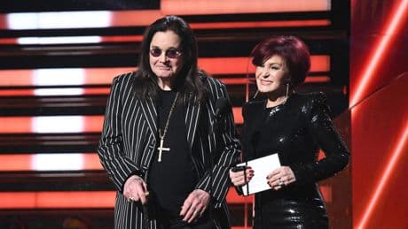 Sharon Osbourne houdt zieke Ozzy (76) toch aan het werk: zoon Jack niet blij met zijn moeder
